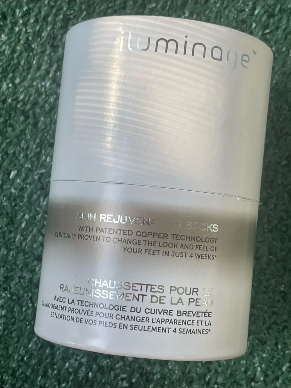 iluminage Skin Rejuvenating Socks - White & Silver Packaging